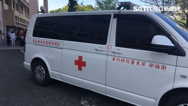 民營救護車遭爆　曾空車闖紅燈撞死人