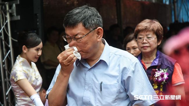 哽咽！柯：多做事還要應付政治攻擊