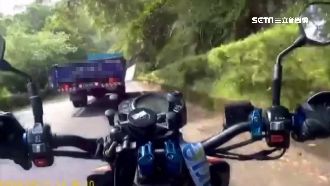 北宜公路超車　機車騎士遭貨車丟奶茶