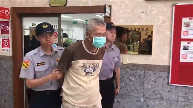 男鬧自殺持刀對峙警　一查竟是通緝犯
