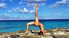 梅根愛好瑜珈，常在社群網站分享照片。（圖／翻攝Meghan Markle IG）