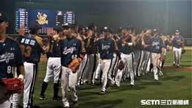 Lamigo桃猿逆轉中信兄弟拿下勝利。（圖／記者王怡翔攝）