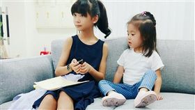 ▲昔日的網紅童星喬喬同框咘咘。（圖／翻攝自IG）