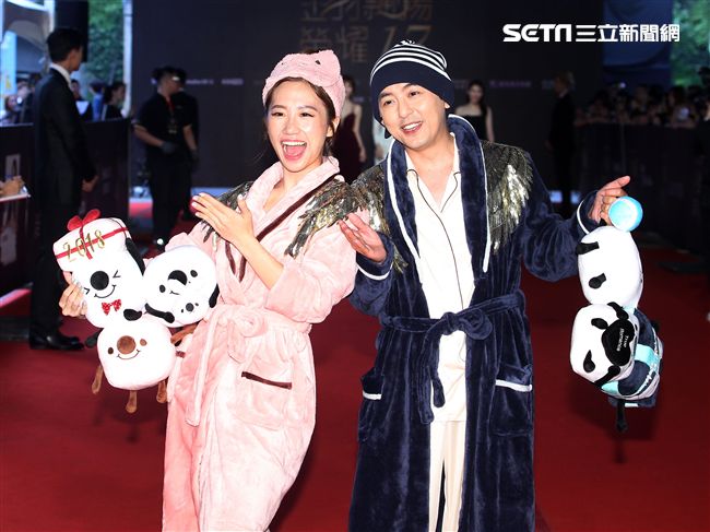 第二屆金羽獎頒獎典禮主持人黃子佼、LuLu黃路梓茵。（記者邱榮吉/攝影）