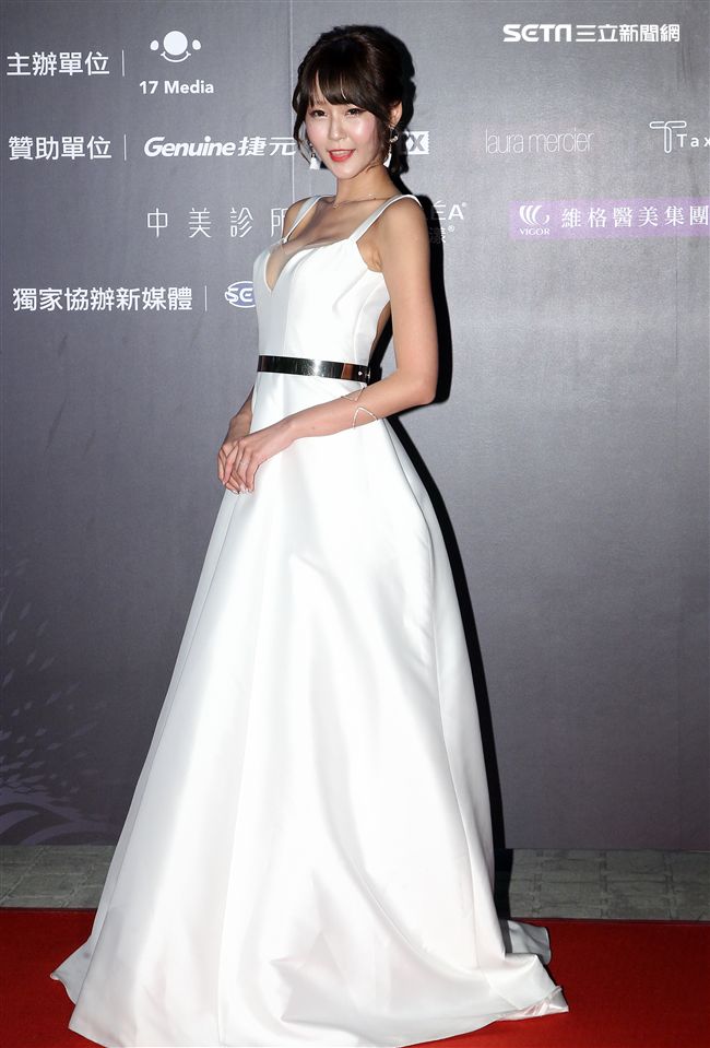 第二屆金羽獎星光大道17人氣主播小雪。（記者邱榮吉/攝影）