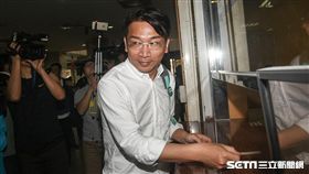 時代力量占凱道，台北地檢署傳徐永明等五立委到案。 圖／記者林敬旻攝