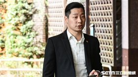 時代力量占凱道，台北地檢署傳林昶佐等五立委到案。 圖／記者林敬旻攝