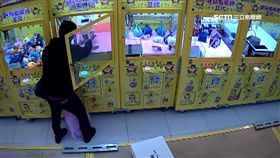  鐵剪大盜出沒 破壞娃娃機鎖頭偷喇叭