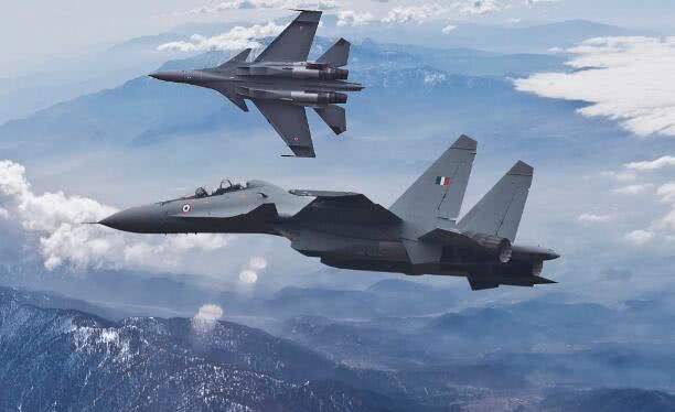 共軍殲20還是很強！前飛官：別看輕