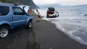 宜蘭南澳海岸線Subaru全刁車（圖／翻攝自爆料公社）