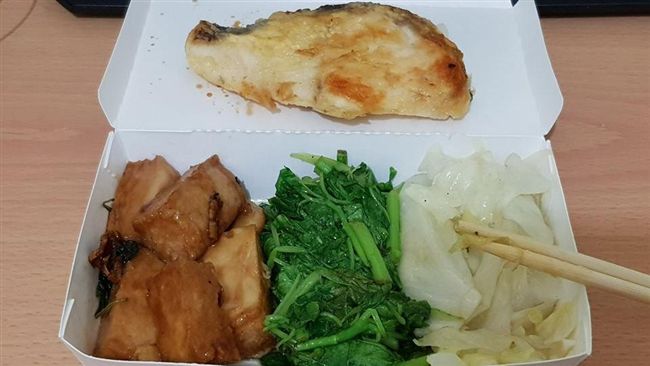 帥弟1肉5菜一百元　他少夾卻更多錢