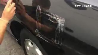 轎車亂停慘遭膠帶「封印」　恐涉刑責