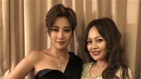 A-Lin成金曲遺珠，戴愛玲擁抱安慰。（圖／索尼唱片提供）