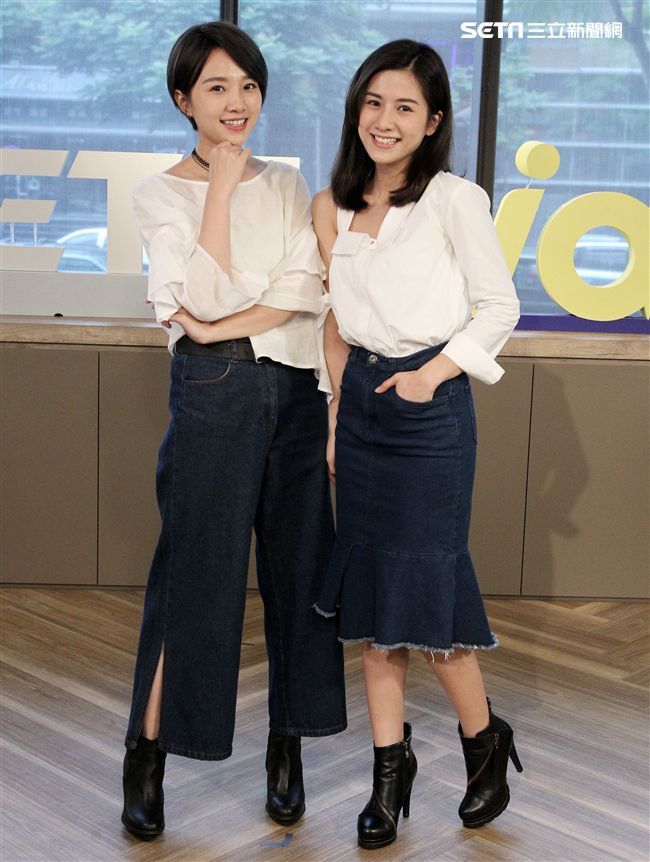 雙人美聲團體「晨悠」接受三立新聞網專訪。（記者邱榮吉/攝影）