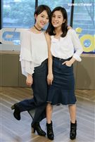 雙人美聲團體「晨悠」接受三立新聞網專訪。（記者邱榮吉/攝影）