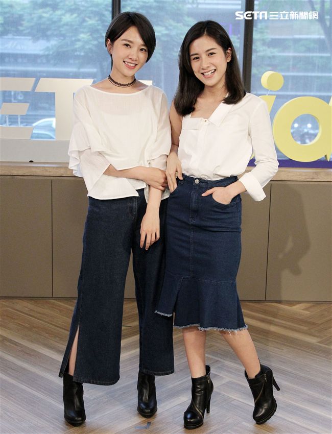 雙人美聲團體「晨悠」接受三立新聞網專訪。（記者邱榮吉/攝影）