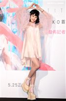 李優URIKO首本寫真相冊、單曲發行。（記者邱榮吉/攝影）