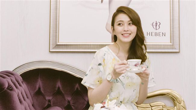 馮媛甄嫁入豪門　產後復出這樣瘦