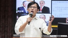 立法院財政委員會，時代力量立委黃國昌。 圖／記者林敬旻攝