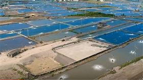 屏議員被檢舉倒有害廢棄物　縣府專案調查屏東縣枋寮鄉多位居民檢舉縣議員劉淼松旗下混凝土公司回填的土方含有毒廢棄物，造成附近漁塭的魚和狗死亡，屏東縣政府22日組專案小組調查。（民眾提供）中央社記者郭芷瑄傳真　107年5月22日