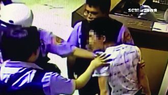 夫妻半夜吵架揮刀　不雅手勢問候記者