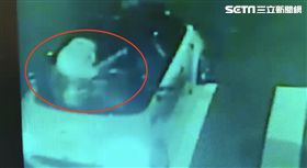 老婦人,駕駛,肇事,頭卡擋風玻璃,拖行,警察,監視器,新竹