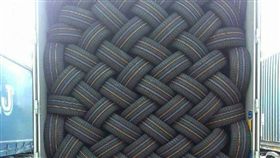 網友,臉書,輪胎,編織,疊輪胎,療癒（圖／翻攝自臉書社團《聯結車 大貨車 大客車 拉拉隊 運輸業 照片影片資訊分享團》）