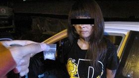 高雄,巡邏,女警,毒品,安非他命,毒品危害防制條例,盤查（圖／翻攝畫面）