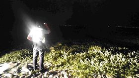 花蓮玉里分局「護瓜專案」幫助西瓜農。（圖／翻攝自花蓮縣警察局玉里分局臉書）