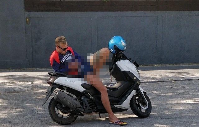 老外野戰刺青妹？一張照片害網友想歪