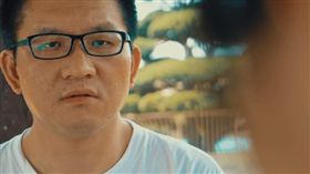 16:9
影／嘆客人「咬奶頭狂挖下體」　性工作者現身力挺童仲彥
圖／翻攝自童仲彥　YouTube
https://www.youtube.com/watch?v=XFe5yqGTd_4