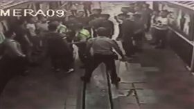 打群架,斷指,女友,男扮女裝,彰化(翻攝畫面)