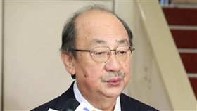 綠選對會討論北市布局　柯建銘：下午見分曉　　民進黨團總召柯建銘（圖）16日表示，台北市長選舉民進黨若自提人選，對民進黨、柯文哲都很艱難，三足鼎立對國民黨台北市長參選人丁守中是有利的。民進黨選舉對策委員會將開會討論到底自提或不自提人選，就看下午的成果，馬上就見分曉。中央社記者郭日曉攝　107年5月16日