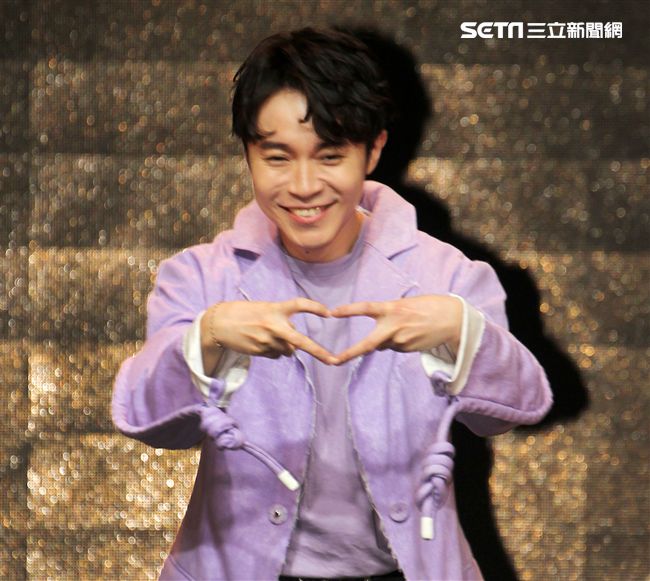 青峰最新單曲「你要出來了嗎」終於要出場，並為「春浪」彩排。（記者邱榮吉/攝影）