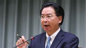 布吉納法索與台斷交　吳釗燮：遺憾與難過外交部長吳釗燮24日晚間在記者會中宣布，西非布吉納法索通知要與中華民國斷絕外交關係，政府也決定自即日起終止雙邊外交關係，他並對此感到難過與遺憾。中央社記者謝佳璋攝　107年5月24日