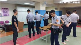 台北,信義分局,警局,清槍,誤擊,女警,子彈（圖／翻攝畫面）
