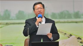 桃市將補助農民職災保險費5成農民職業災害保險預計11月上路，桃園市長鄭文燦24日下午在市政會議表示，市府將補助農民一半保費，預計有6萬2000人受惠，每年總預算預估為新台幣892萬元，費用不高但卻很值得。中央社記者吳睿騏桃園攝　107年5月24日