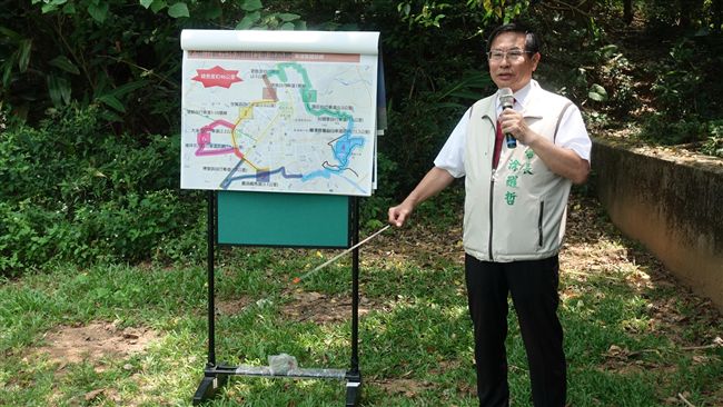 連接水岸與綠地　涂醒哲推腳踏車城市