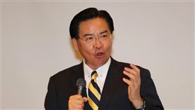 吳釗燮赴政治大學演講外交部長吳釗燮25日前往政治大學演講，與政大學生分享他在公部門的心路歷程。中央社記者張皓安攝　107年5月25日
