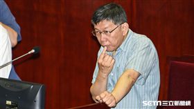 台北市的柯文哲出席市議會總質詢。 （圖／記者林敬旻攝）