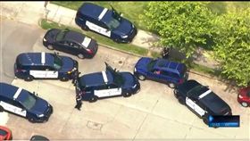 美國奧勒岡州波特蘭大學休旅車惡意衝撞路人（圖／KOIN News推特）