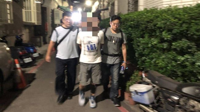 私吞公款被解雇　前員工竟持槍搶劫
