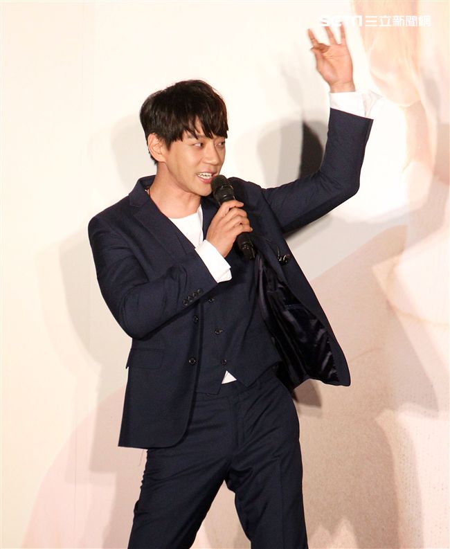 韓星黃致列來台為2018Love Stars台北演唱會宣傳，並會粉絲唱台語歌讓粉絲High翻天。（記者邱榮吉/攝影）