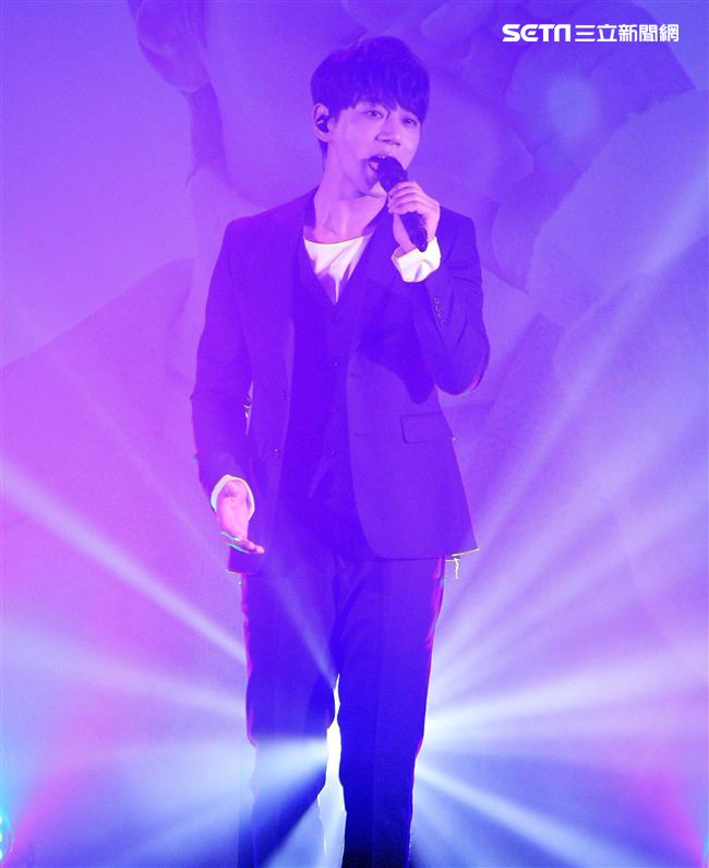 韓星黃致列來台為2018Love Stars台北演唱會宣傳，並會粉絲唱台語歌讓粉絲High翻天。（記者邱榮吉/攝影）
