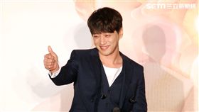 韓星黃致列來台為2018Love Stars台北演唱會宣傳，並會粉絲唱台語歌讓粉絲High翻天。（記者邱榮吉/攝影）