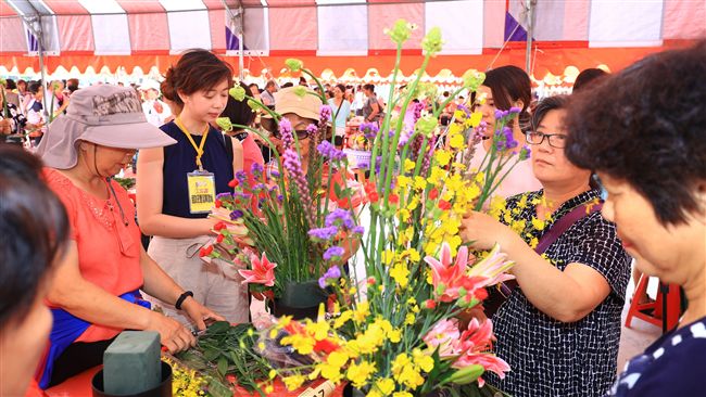 邀全民參與花博　千人插花展花藝