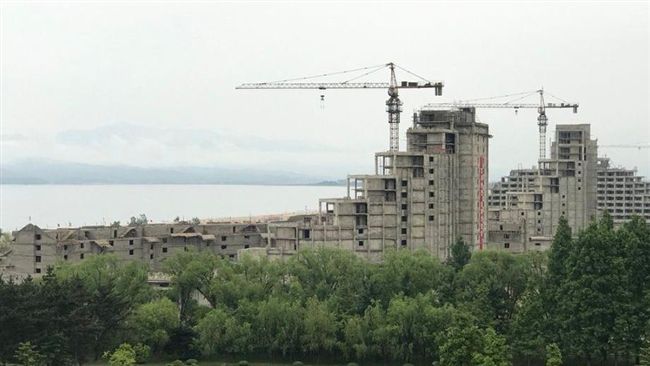 金正恩建海景第一排　外媒遭「軟禁」