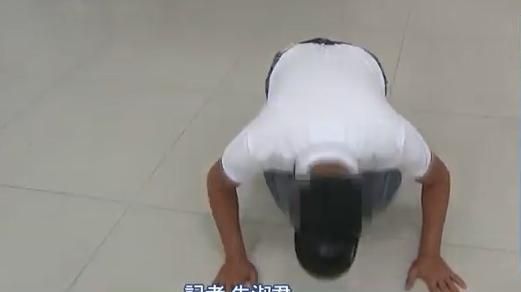 兇嫌父下跪！牙醫家屬：是他兒子殺人
