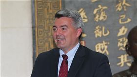 賈德納在外交部接受媒體聯訪（1）美國聯邦參議院外交委員會亞太小組主席賈德納（Cory Gardner）（圖）特別在訪問亞洲行程中新增台灣並列為首站，表達對台堅定支持。賈德納26日晚間抵台晉見總統蔡英文後，在外交部接受台灣媒體聯訪。中央社記者徐肇昌攝　107年5月26日