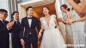 「Twins」成員阿嬌（鍾欣潼）於美國時間25日，與「醫界王陽明」賴弘國在洛杉磯舉行婚宴 圖/英皇娛樂提供
